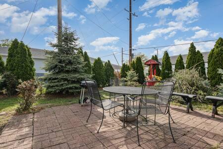 Spacious Upstairs 1Bed- Walking Distance To Beach Outlet Mall Michigan City Extérieur photo