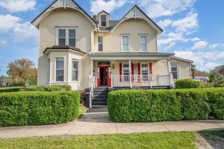 Spacious Upstairs 1Bed- Walking Distance To Beach Outlet Mall Michigan City Extérieur photo