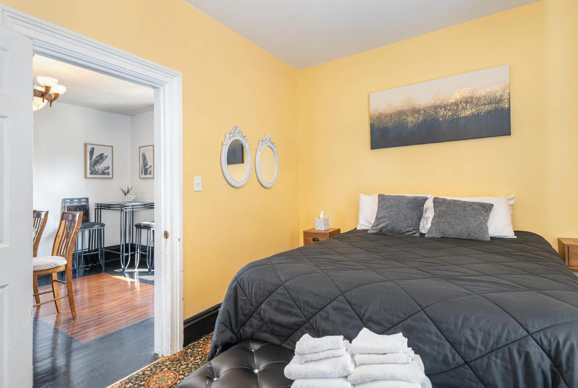 Spacious Upstairs 1Bed- Walking Distance To Beach Outlet Mall Michigan City Extérieur photo